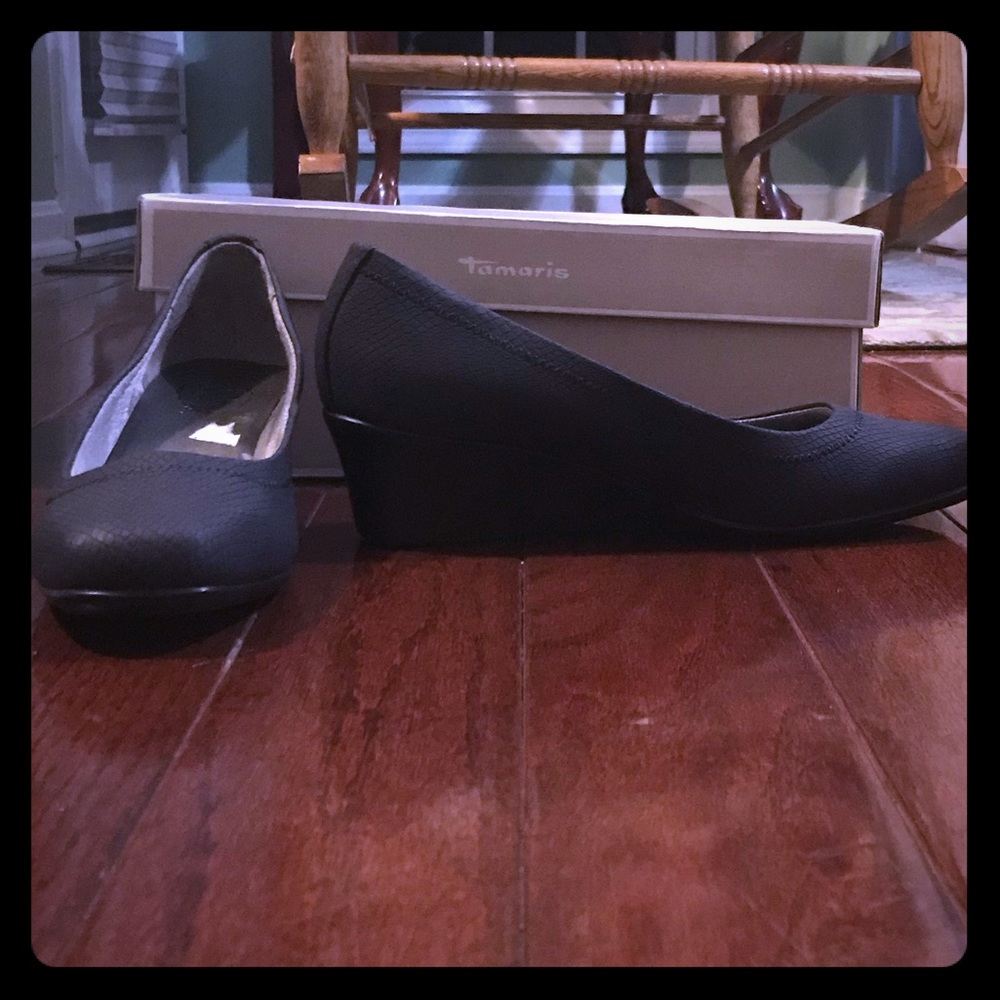 Navy blue wedge 7 1/2